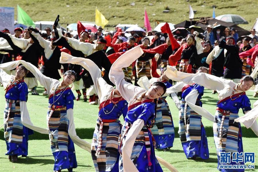 西藏那曲市比如县良曲乡是藏北著名的歌舞之乡,"热如锅庄"深受当地
